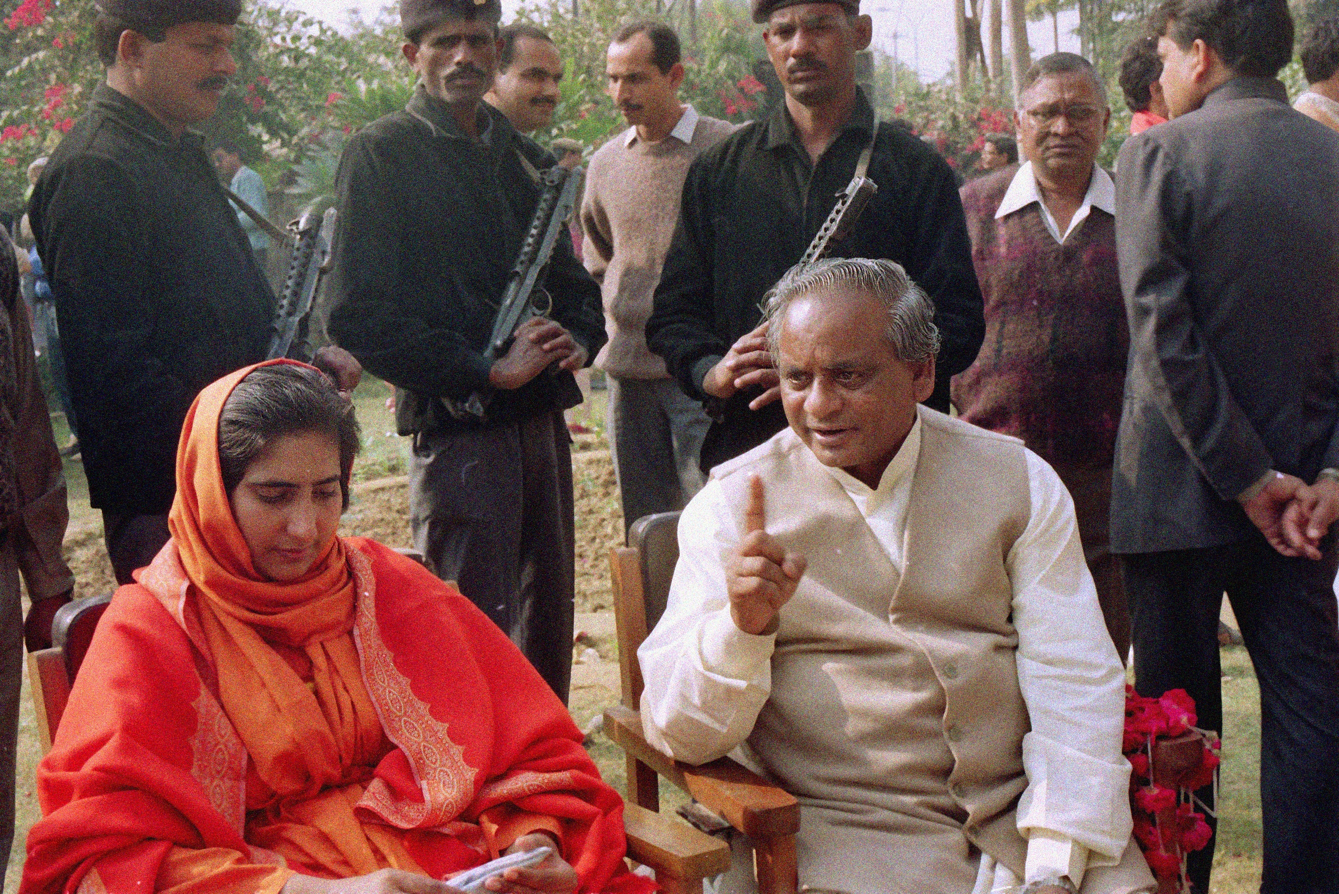 साध्वी ऋतम्भरा के साथ कल्याण सिंह