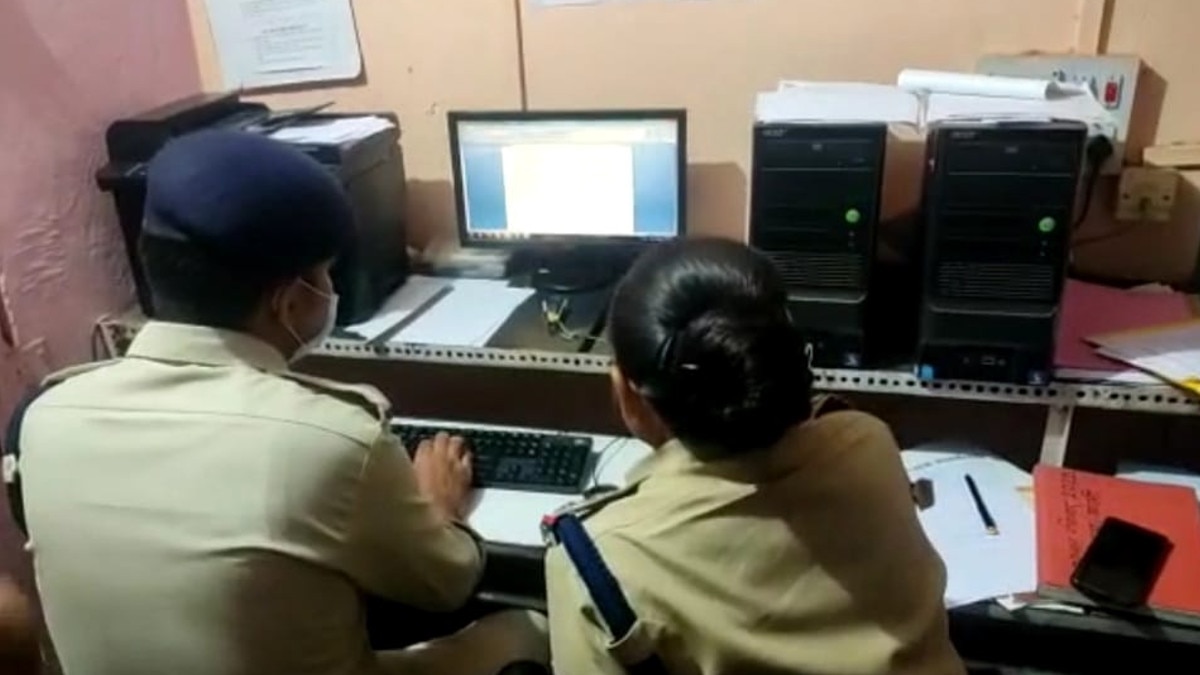 Love Jehad case Aaqib sexually abused the girl police registered a case 