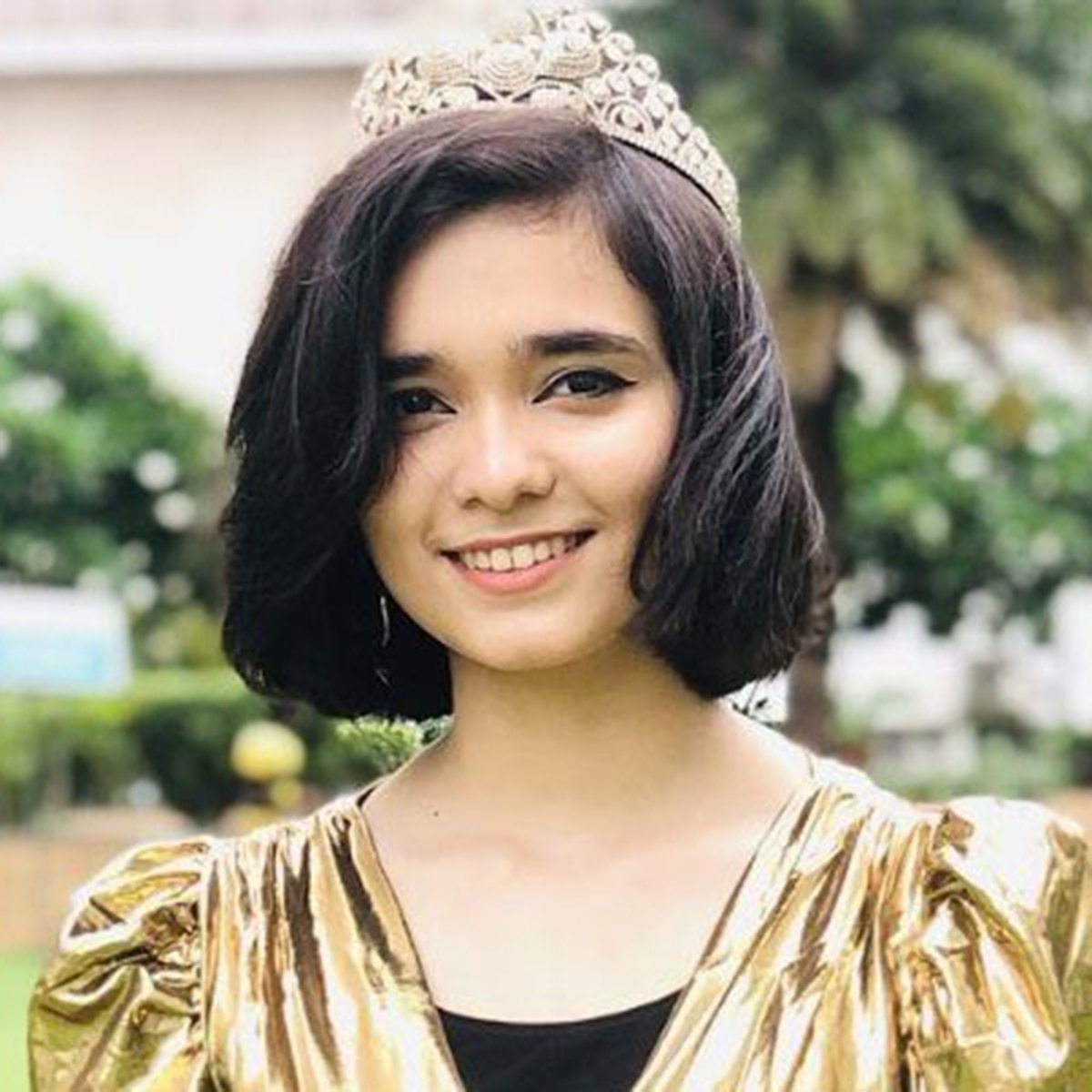 Meethika Dwivedi Instagram