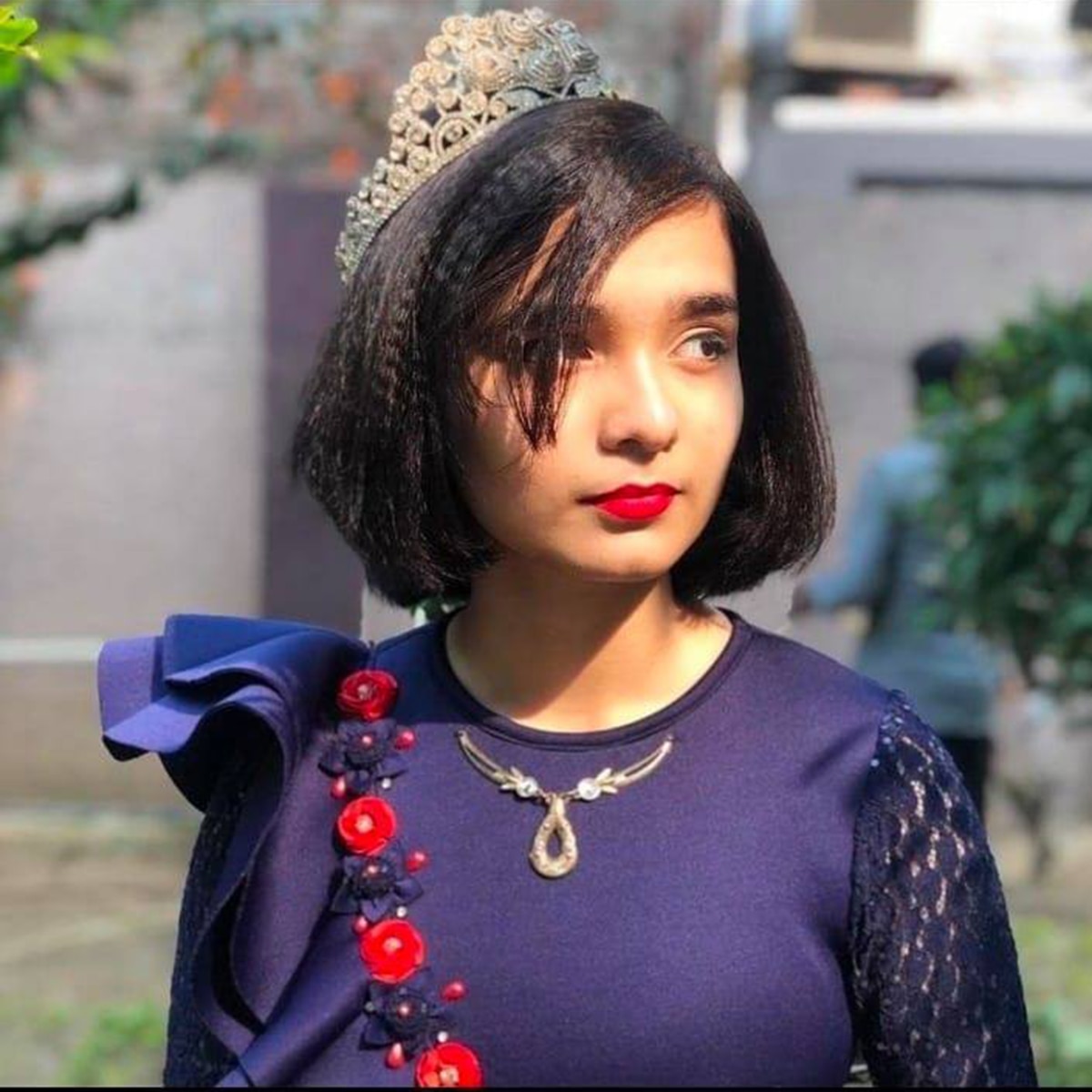 Meethika Dwivedi Instagram