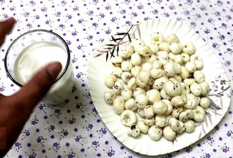 खांसी में ये 8 चीजें खाने की न करें गलती