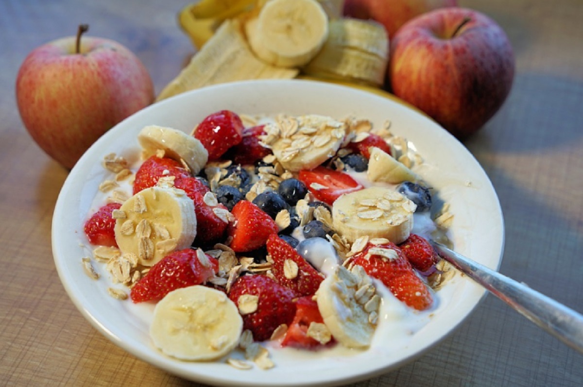 दूध और केला एकसाथ खाने के नुकसान