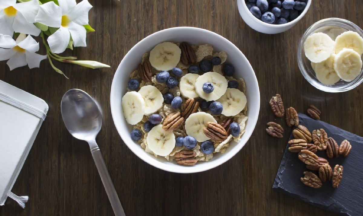 दूध और केला एकसाथ खाने के नुकसान