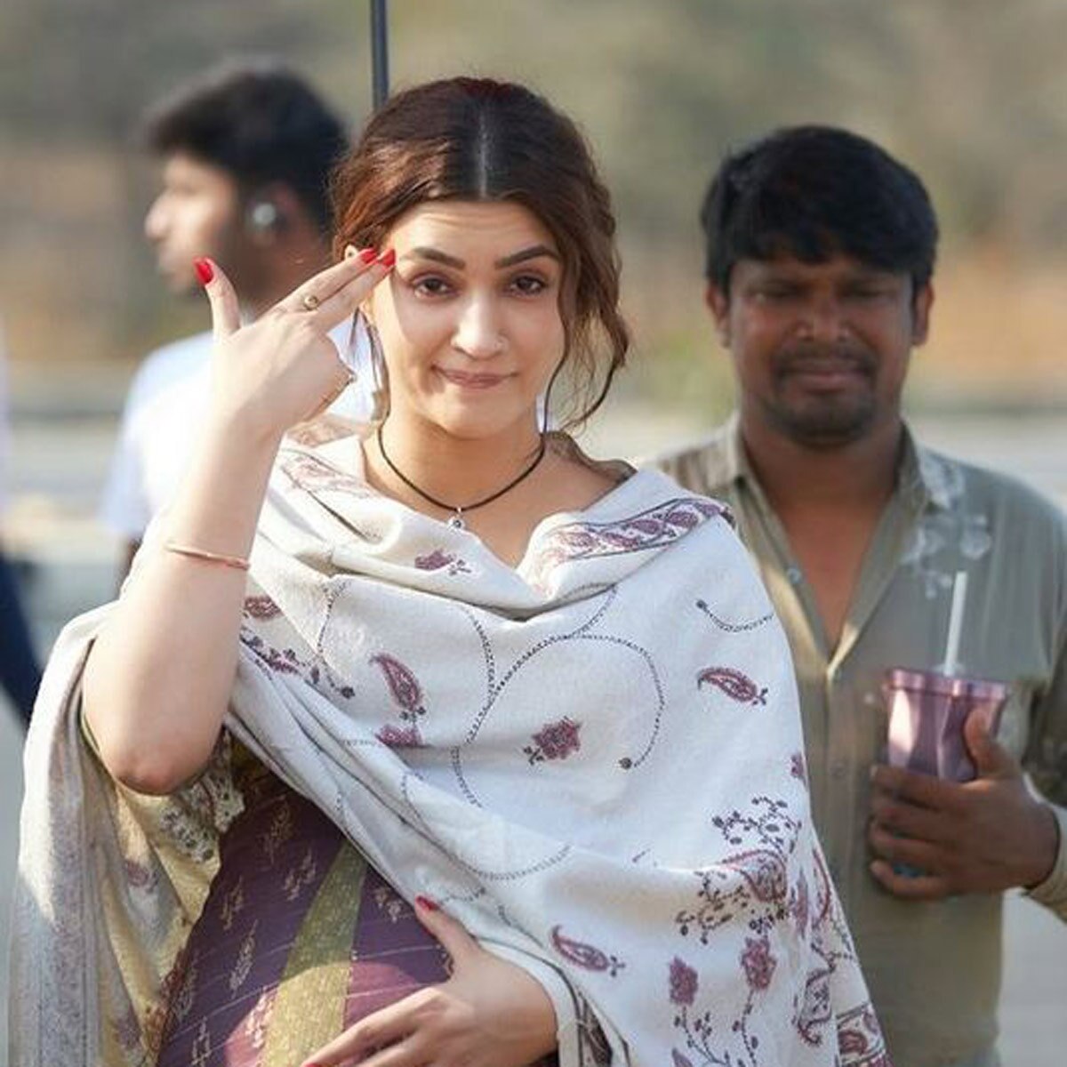 मिमी के सेट से कृति