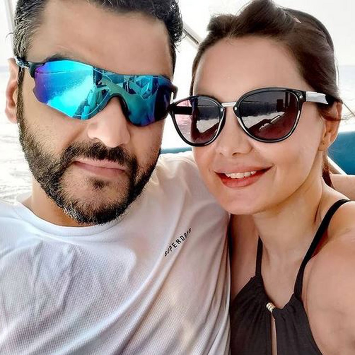 मिनिषा लांबा संग आकाश