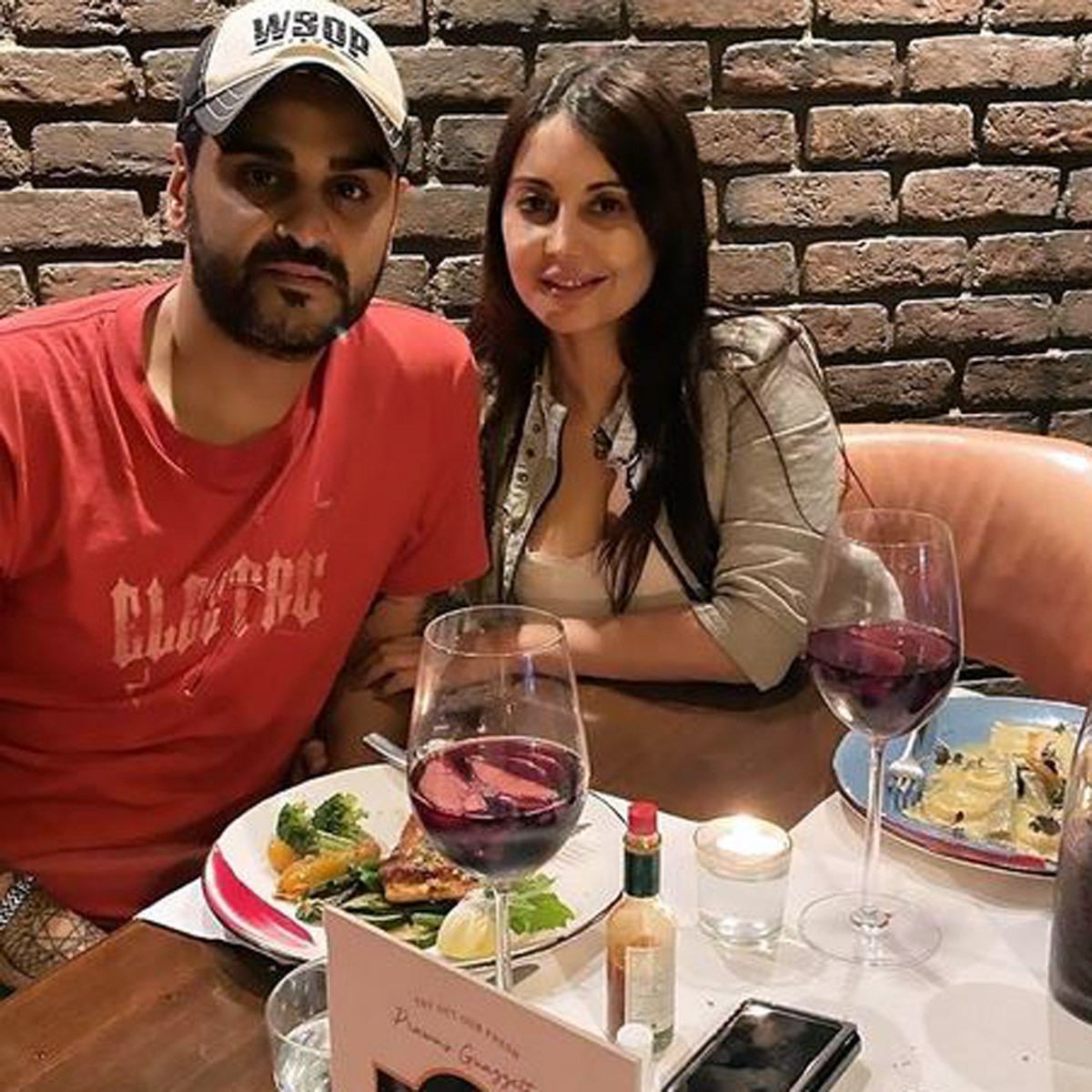 मिनिषा लांबा संग हसबेंड