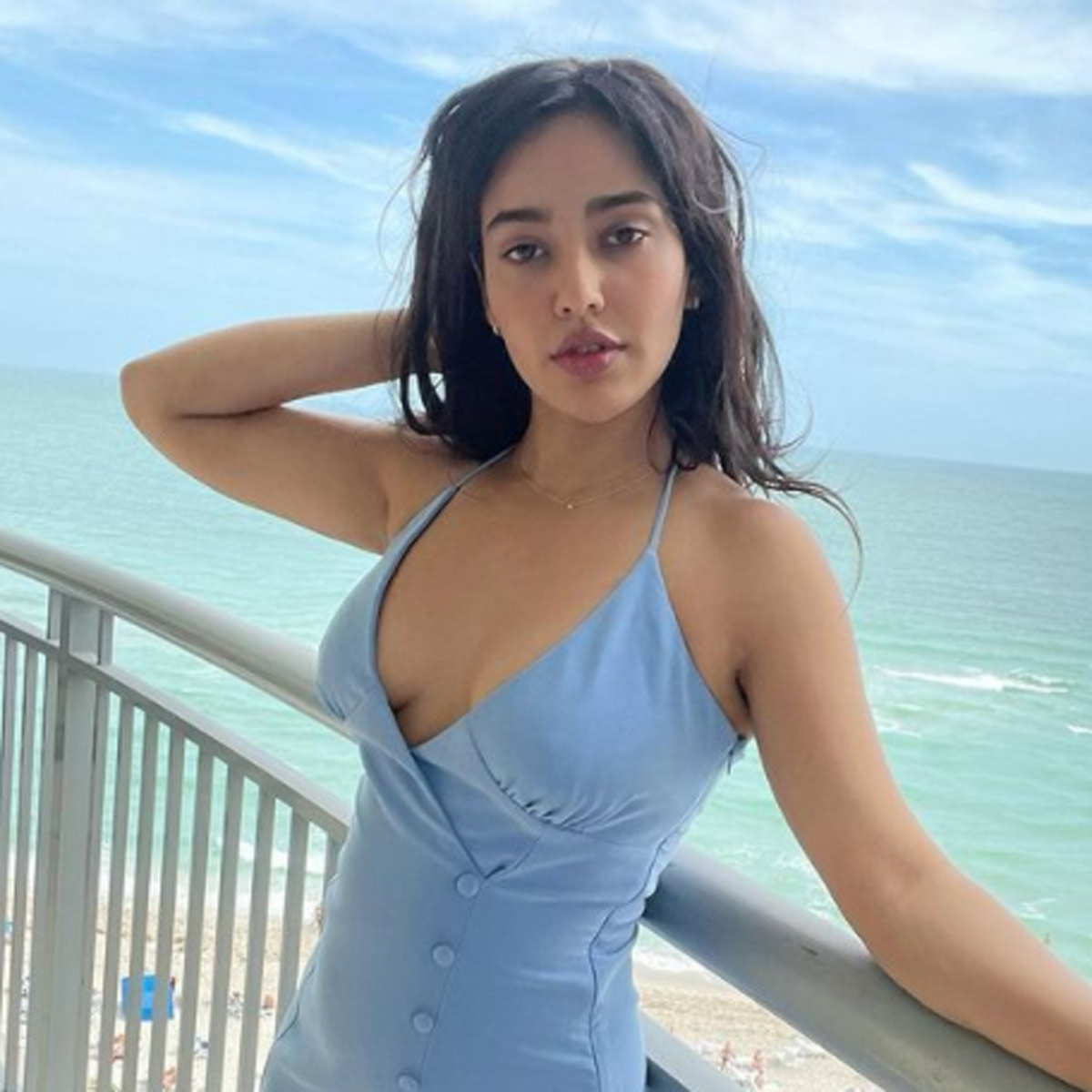 नेहा शर्मा 