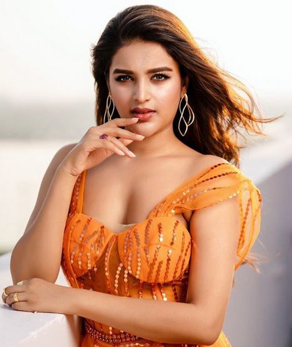 निधि अग्रवाल