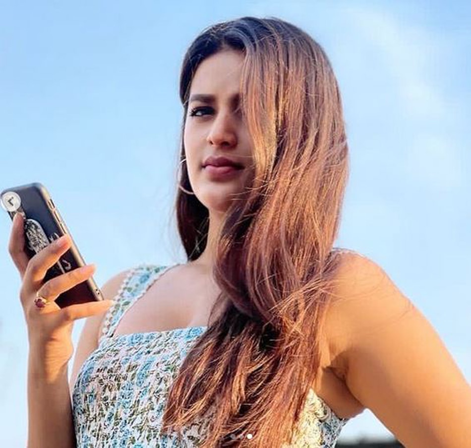 निधि अग्रवाल