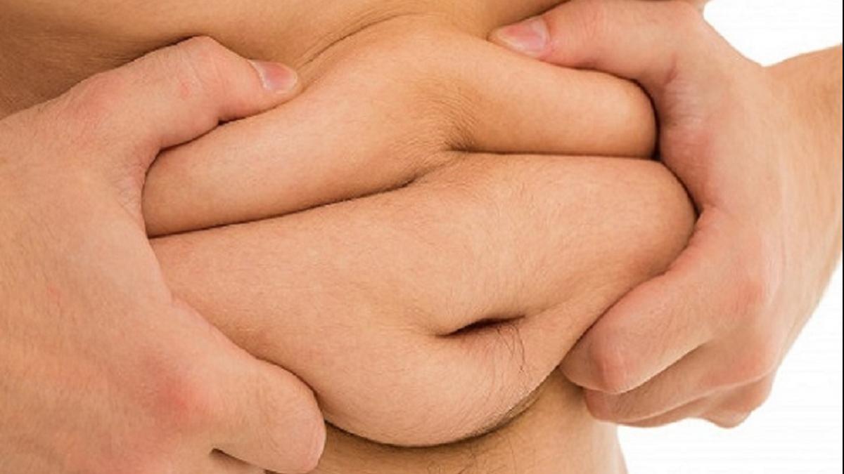 कभी नहीं बढ़ेगी आयुर्वेदिक फॉर्मूले से घटाई पेट की चर्बी, अपनाएं ये 8 टिप्स