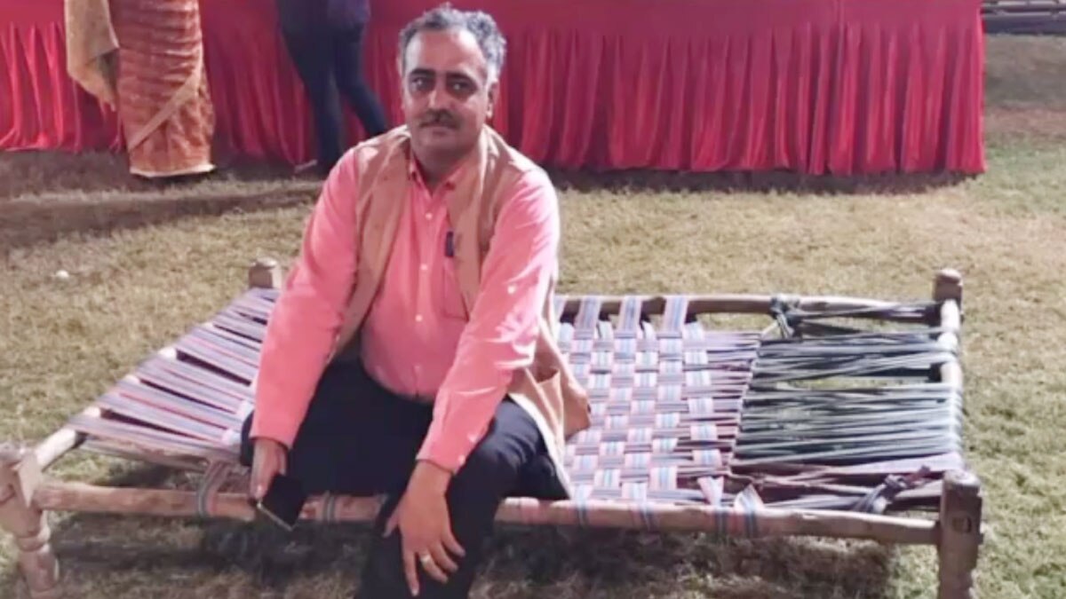 छात्रा का शोषण करने वाला प्रोफेसर बर्खास्त