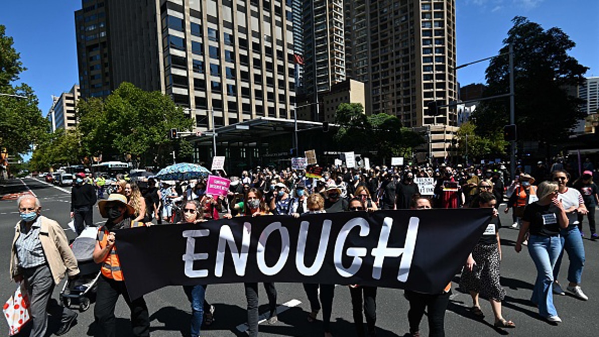 जज के खिलाफ प्रदर्शन