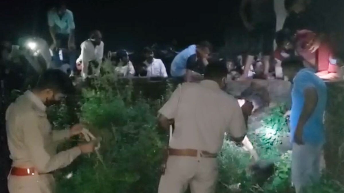 छोटे ने बड़े भाई की हत्या कर शव घर में ही दफनाया