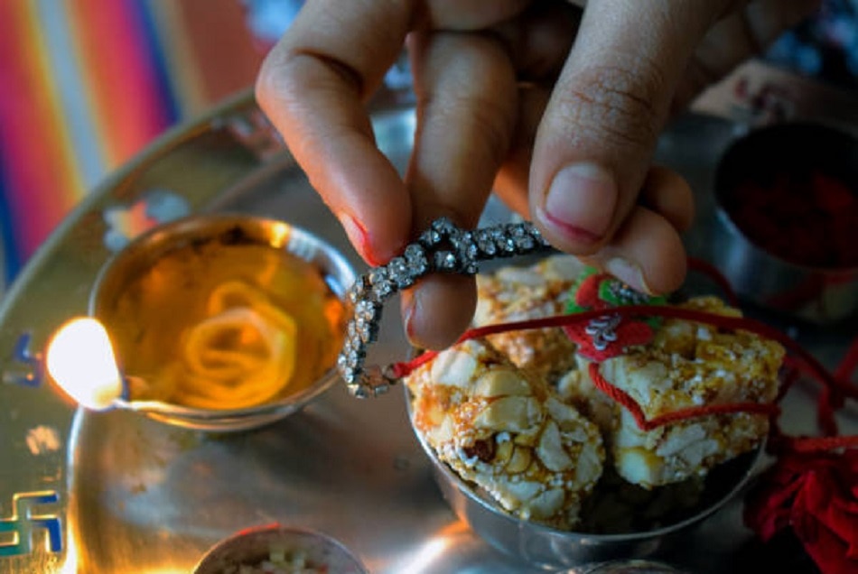 रक्षा बंधन पर इस गांव में सन्नाटा