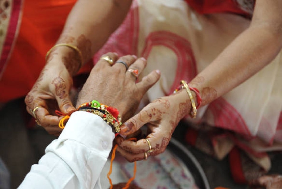 रक्षा बंधन पर इस गांव में सन्नाटा