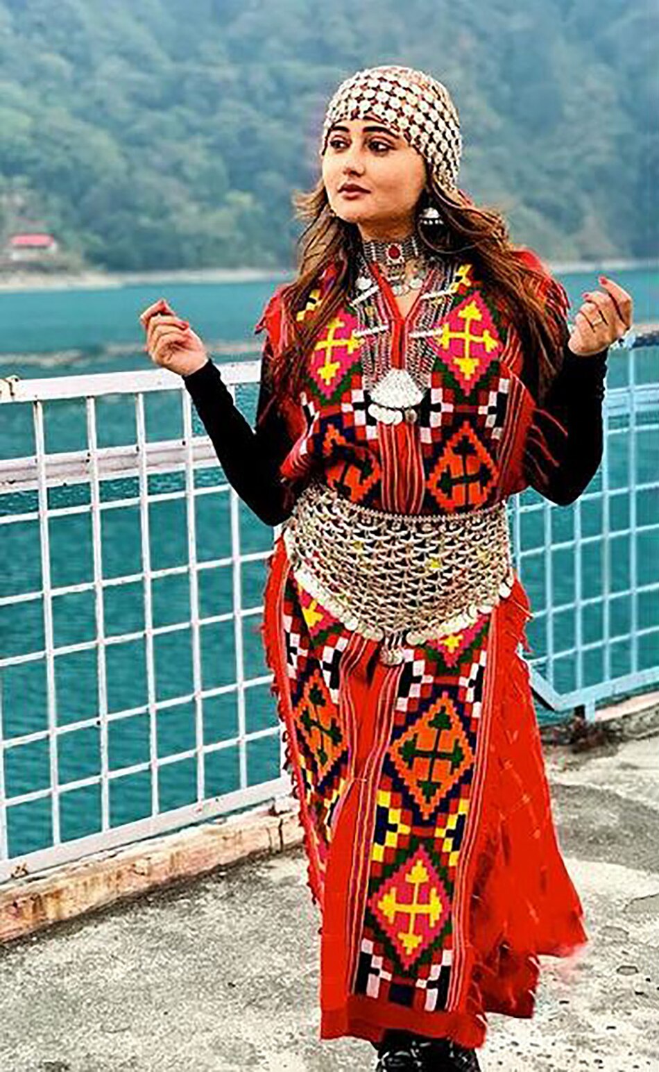 रश्मि देसाई