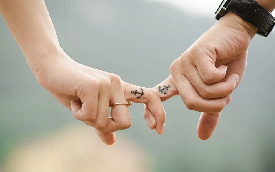 पार्टनर के साथ मजबूत रिश्ते पर नई स्टडी