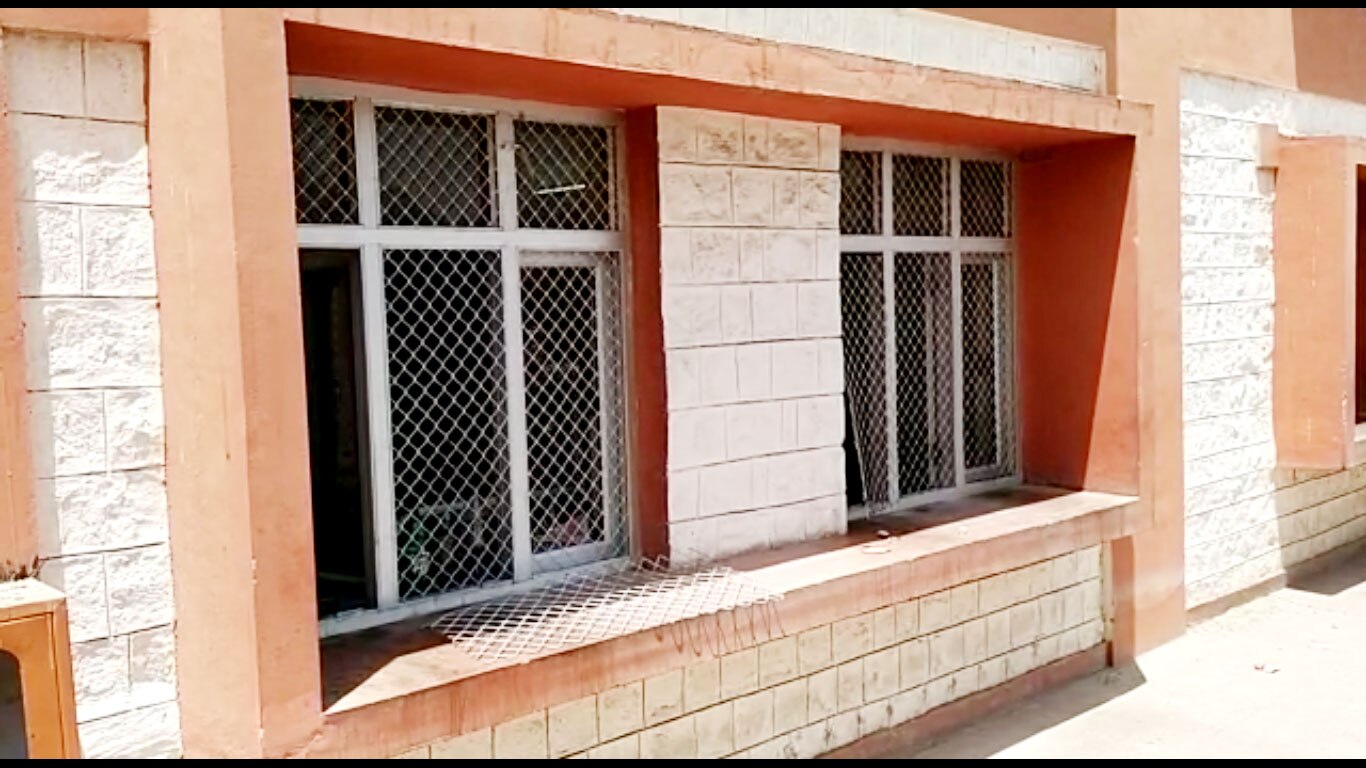  ऑपरेशन के डर से गर्भवती महिला वार्ड की खिड़की कूदकर भागी