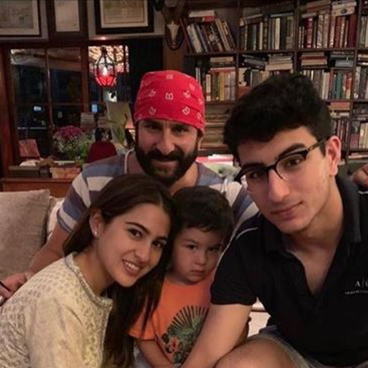 सारा अली खान-अमृता सिंह-इब्राह‍िम-सैफ-तैमूर   