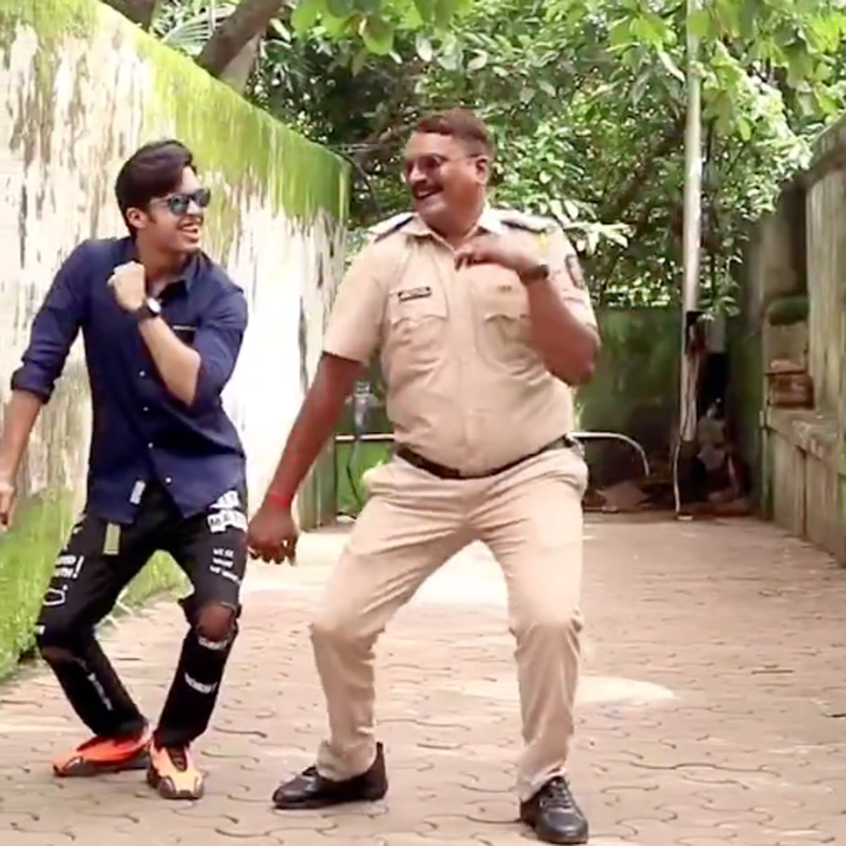 mumbai Dancing Cop