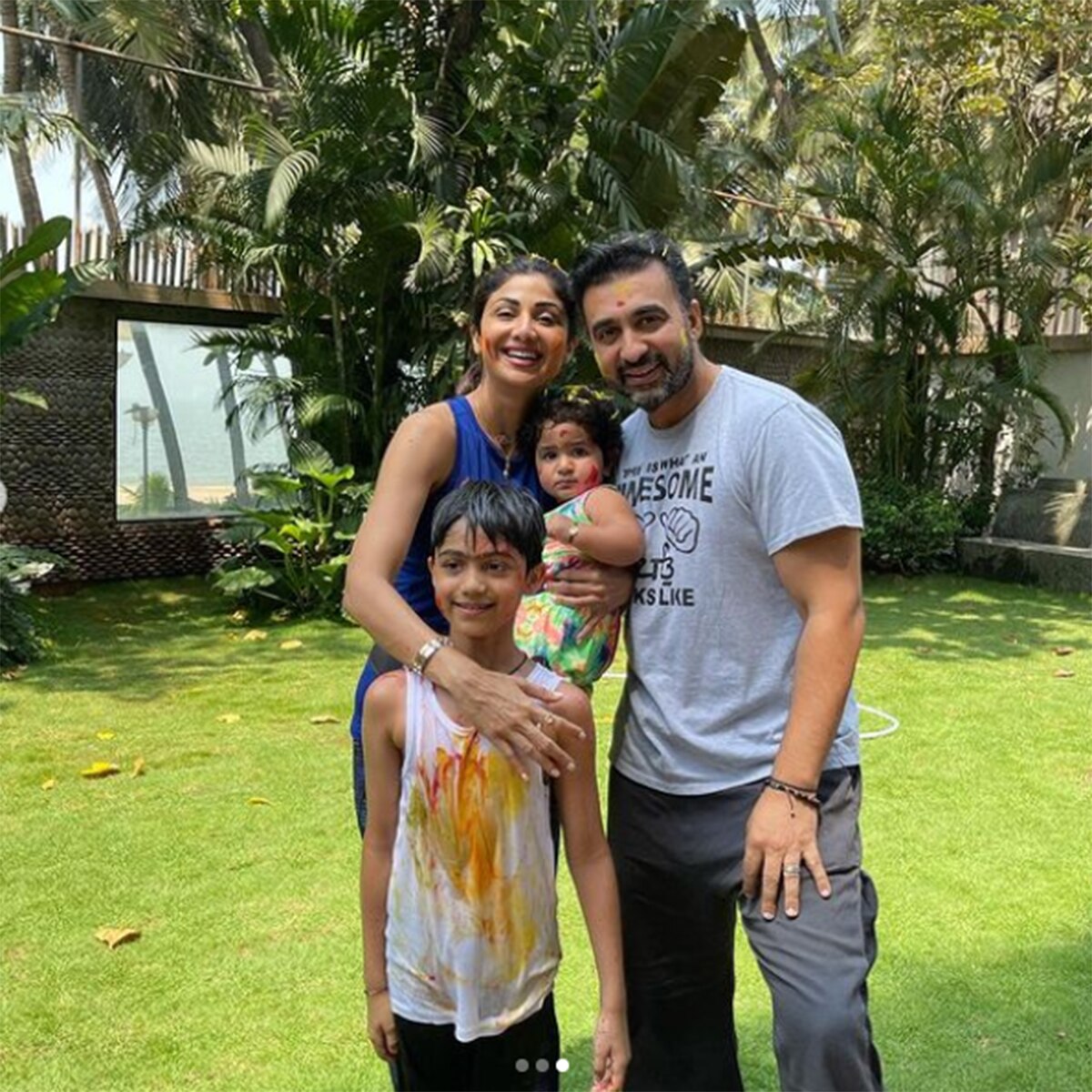 श‍िल्पा-समीशा फैमिली के साथ 