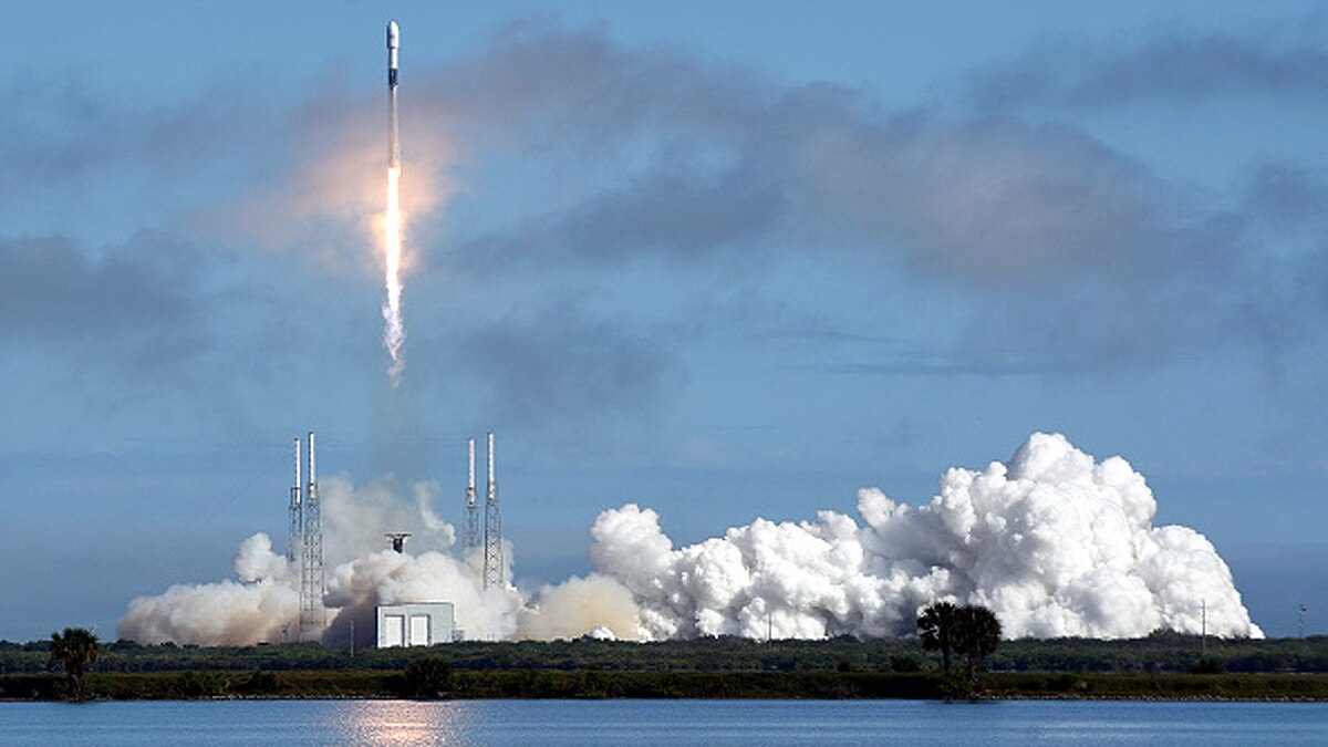 Elon Musk SpaceX Starlink 1600 crashes