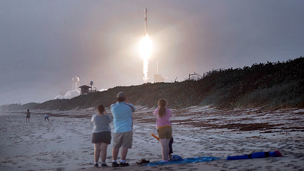 Elon Musk SpaceX Starlink 1600 crashes