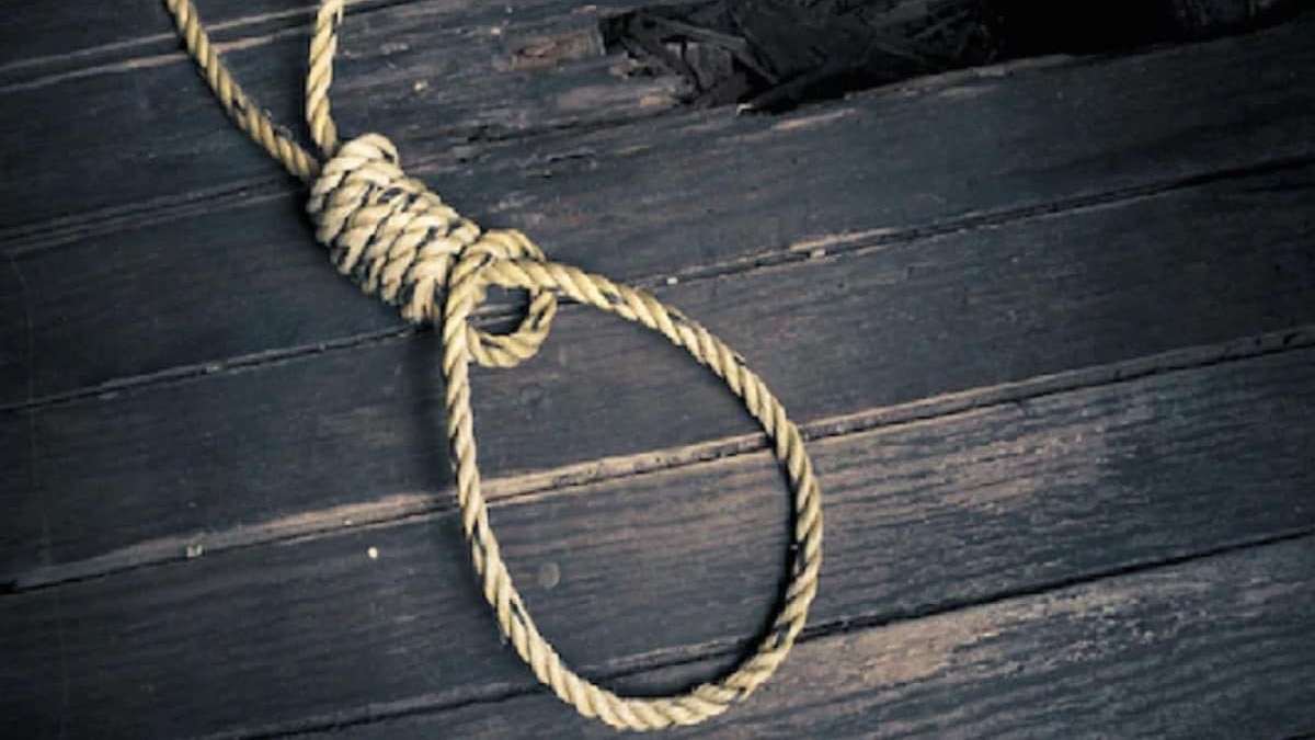 wife and daughter hanging 