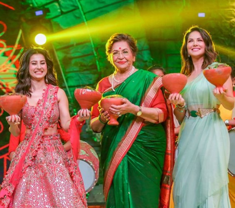 मोनामी घोष-हेलेन-सनी लियोनी 