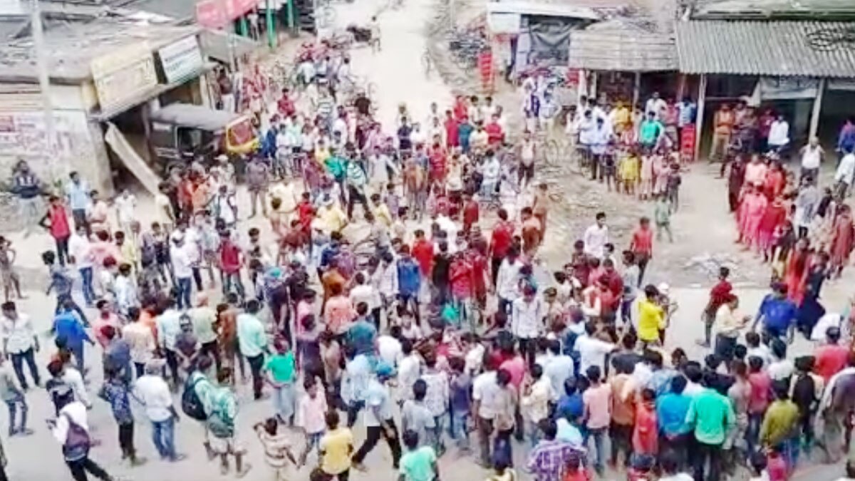  कोचिंग छात्राओं से छेड़खानी के बाद जबरदस्त बवाल