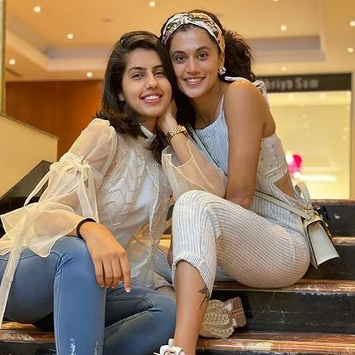 बहन संग तापसी पन्नू