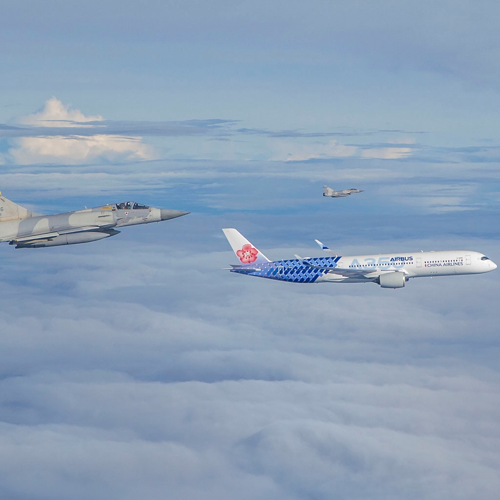 चीन ताइवान में खींचतान