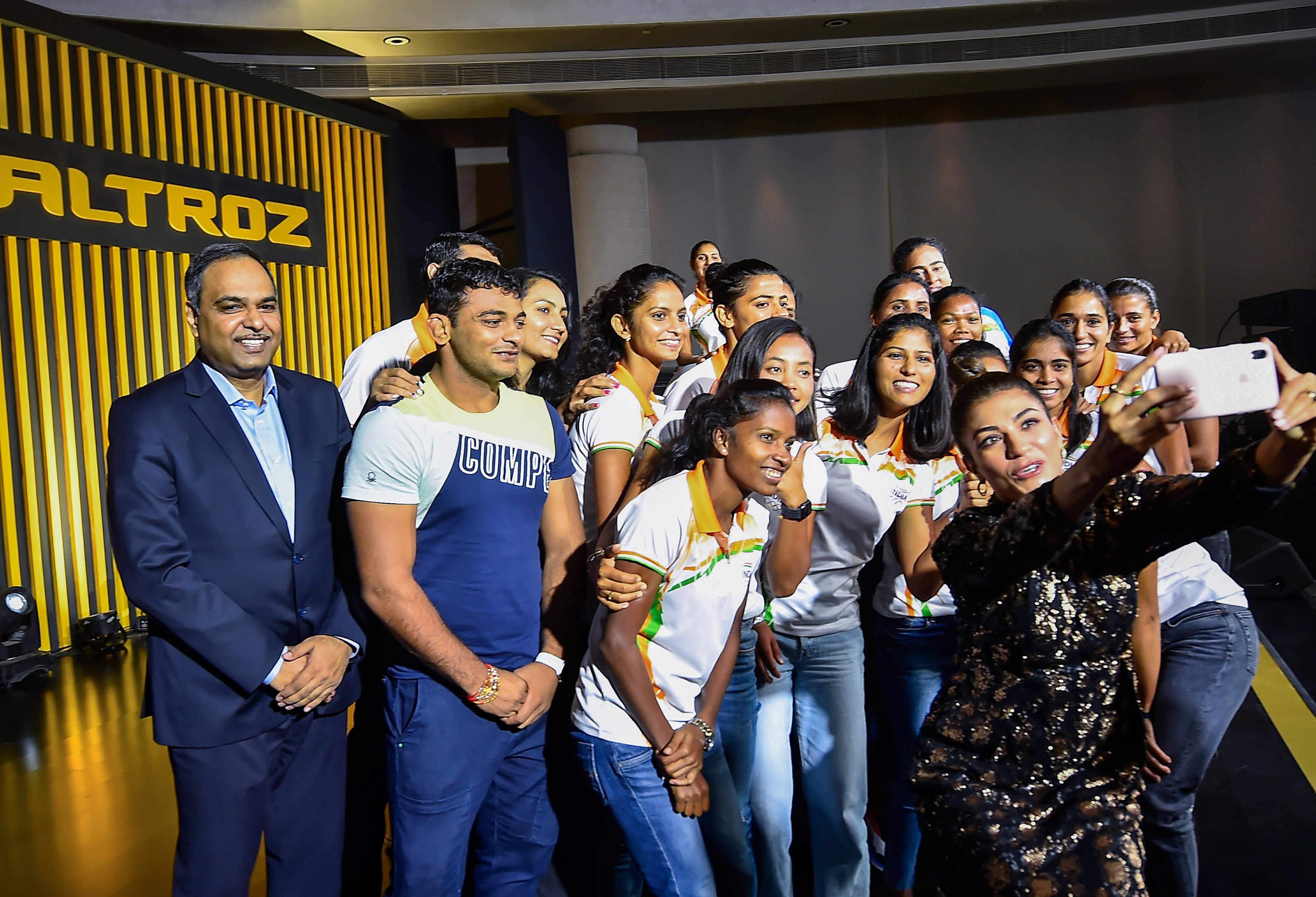 24 एथलीट्स को मिली Tata Altroz