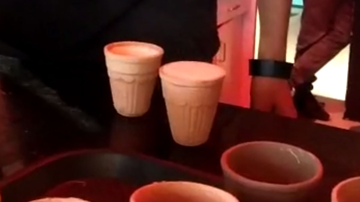 चाय की दुकान का टर्नओवर 100 करोड़ 