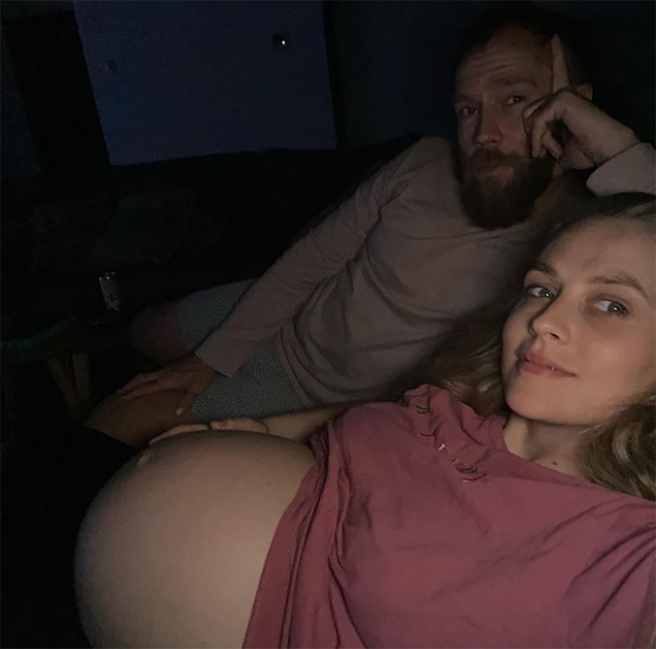 टेरेसा पामर अपने हसबेंड के साथ 