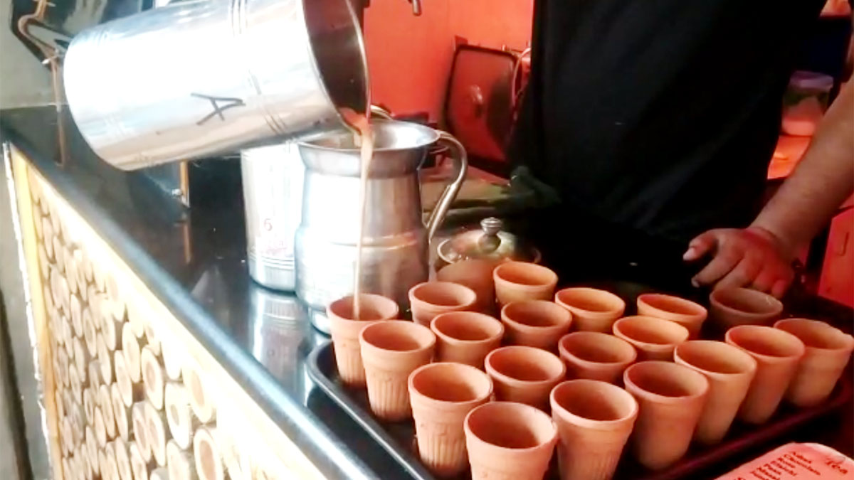 चाय की दुकान का टर्नओवर 100 करोड़ 