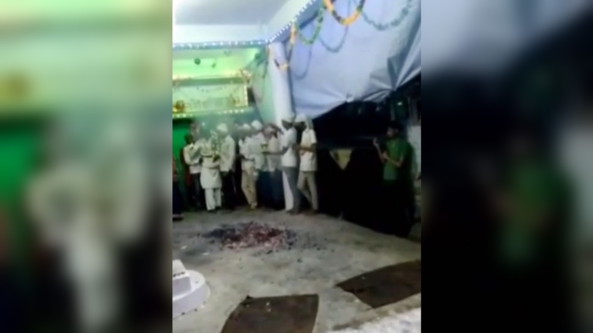 सास के आरोप को झूठा साबित करने अंगारों पर चली बहू