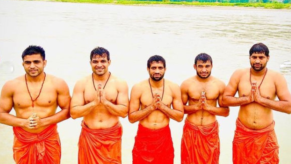 भगवान के दर पर पहुंचे भारतीय खिलाड़ी 