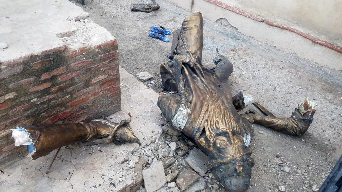 Maharaja Ranjit Singh's statue vandalised in Pakistan