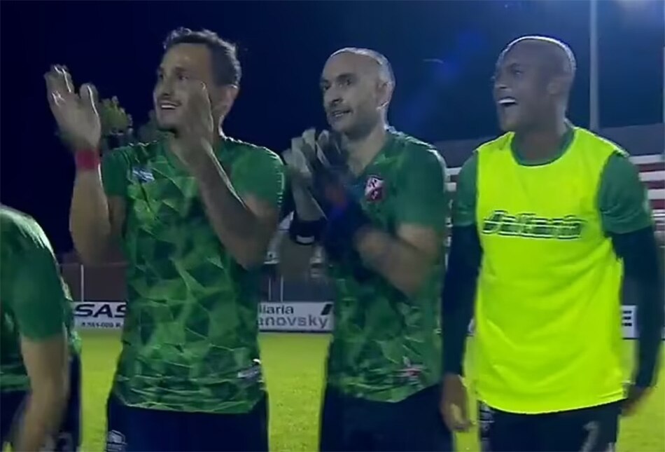 Manager proposes girlfriend