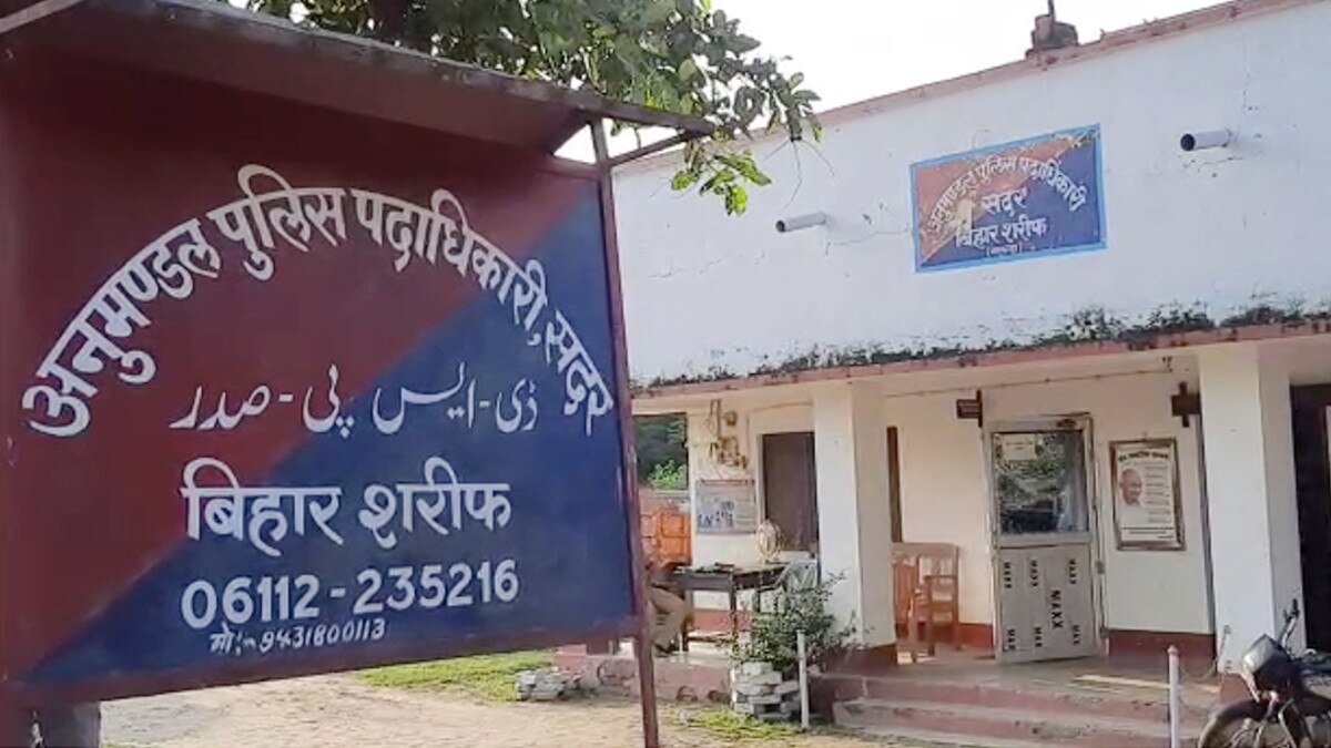 Unique love story If the lover gets married then the girlfriend gets the acid attack done on herself nalanda