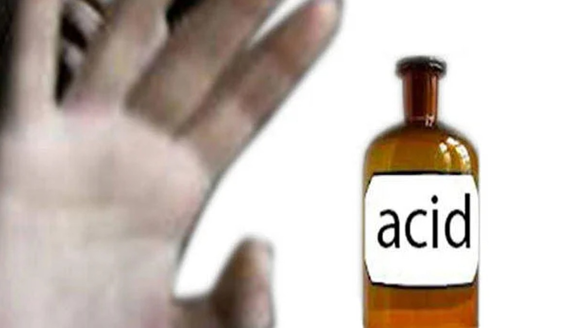 Unique love story If the lover gets married then the girlfriend gets the acid attack done on herself nalanda