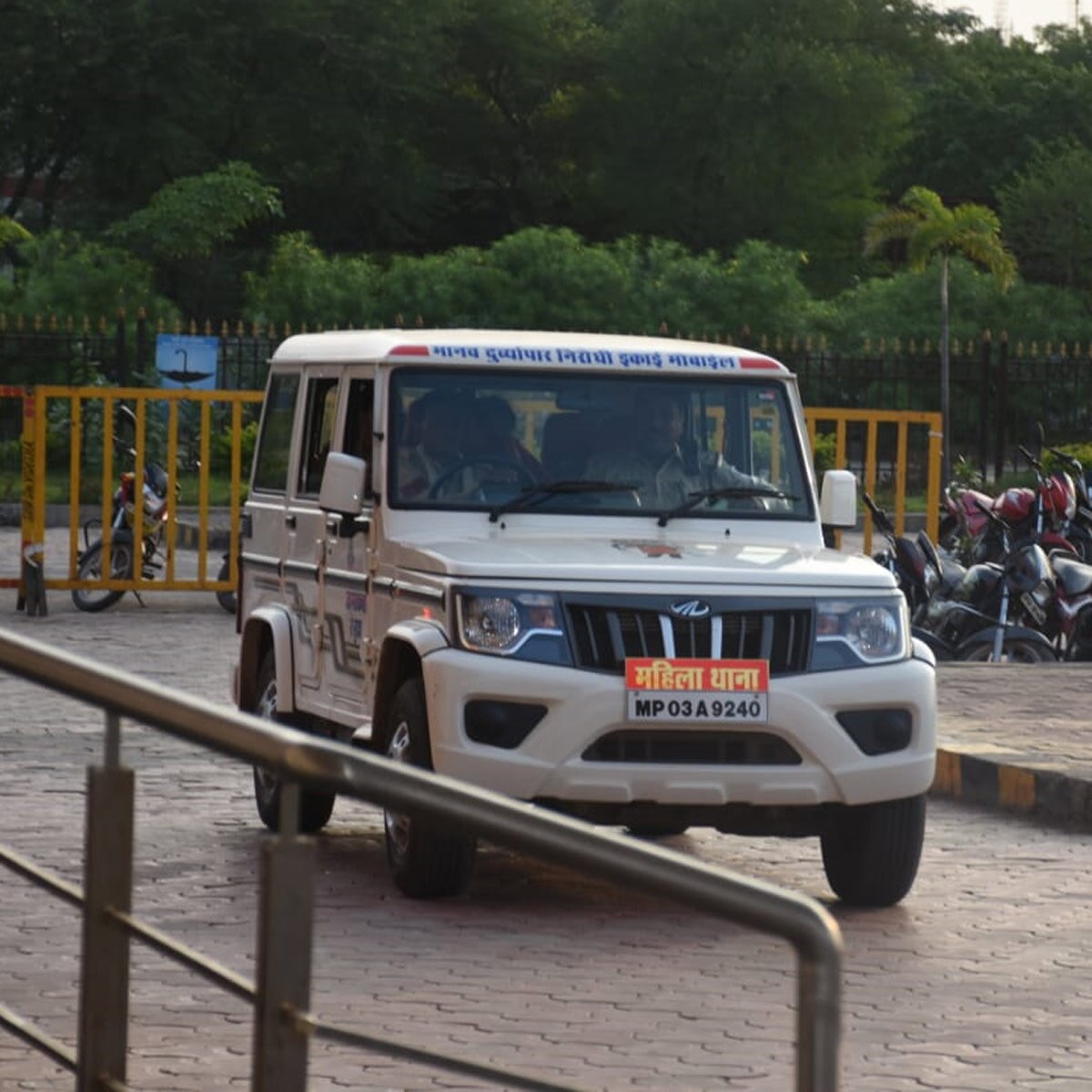 Women ate Poison in Police station