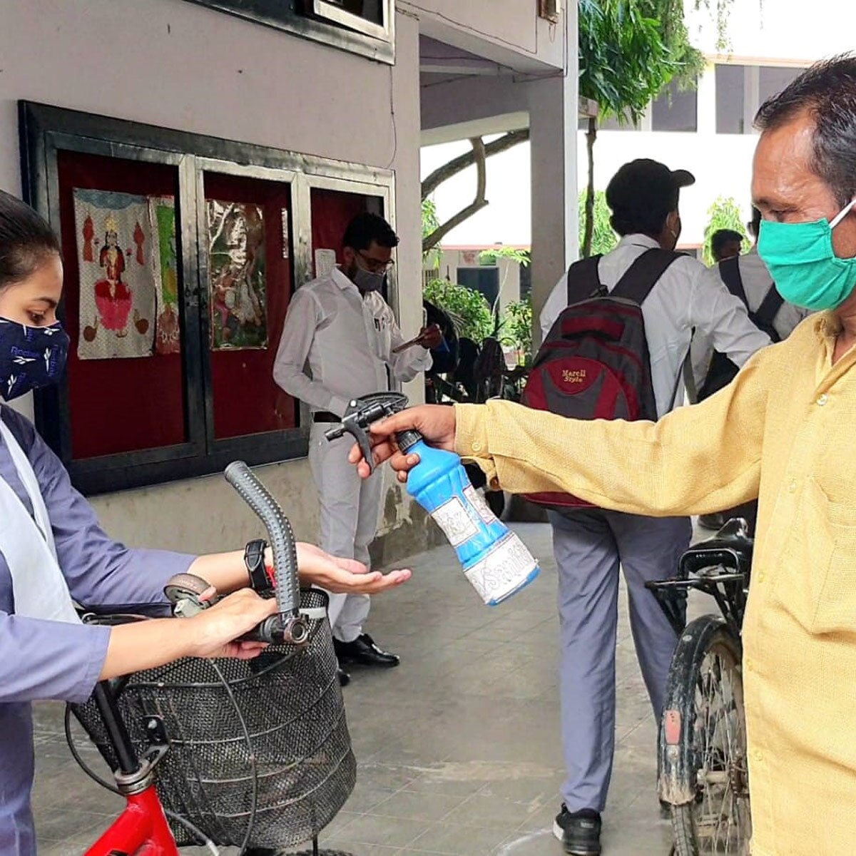 चंदौली का एक स्कूल (Photo: aajtak.in)