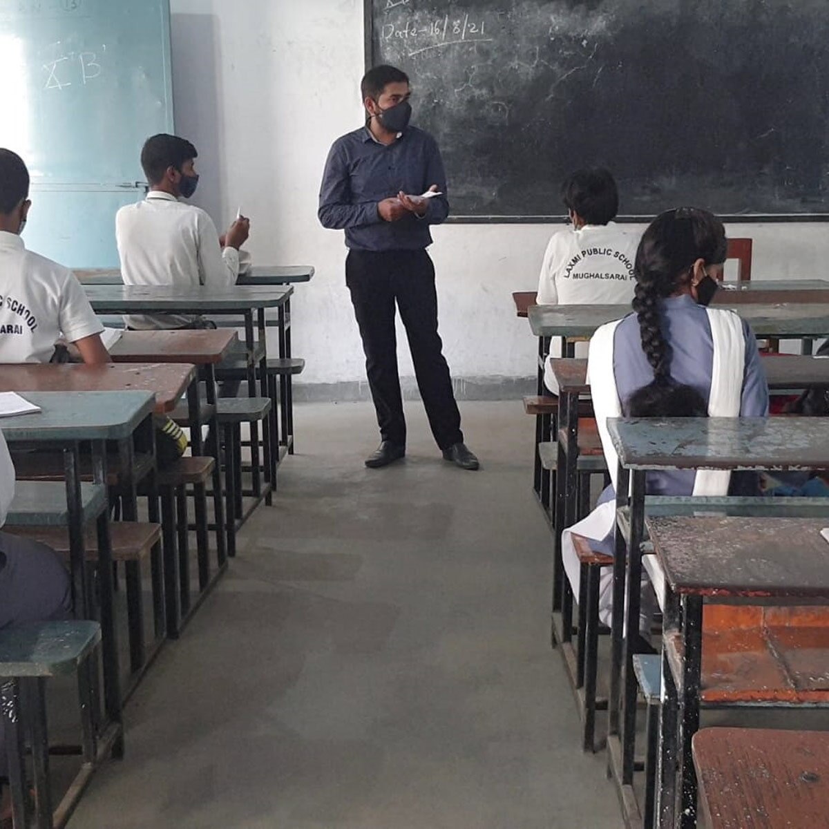 चंदौली का एक स्कूल (Photo: aajtak.in)