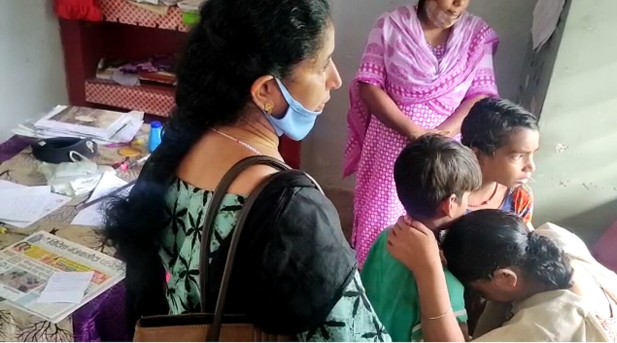 आदिवासी महिला