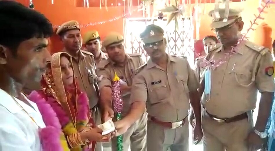 love couple marriage in police station