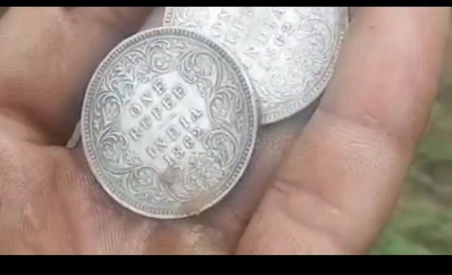 Silver coin found in Sindh river