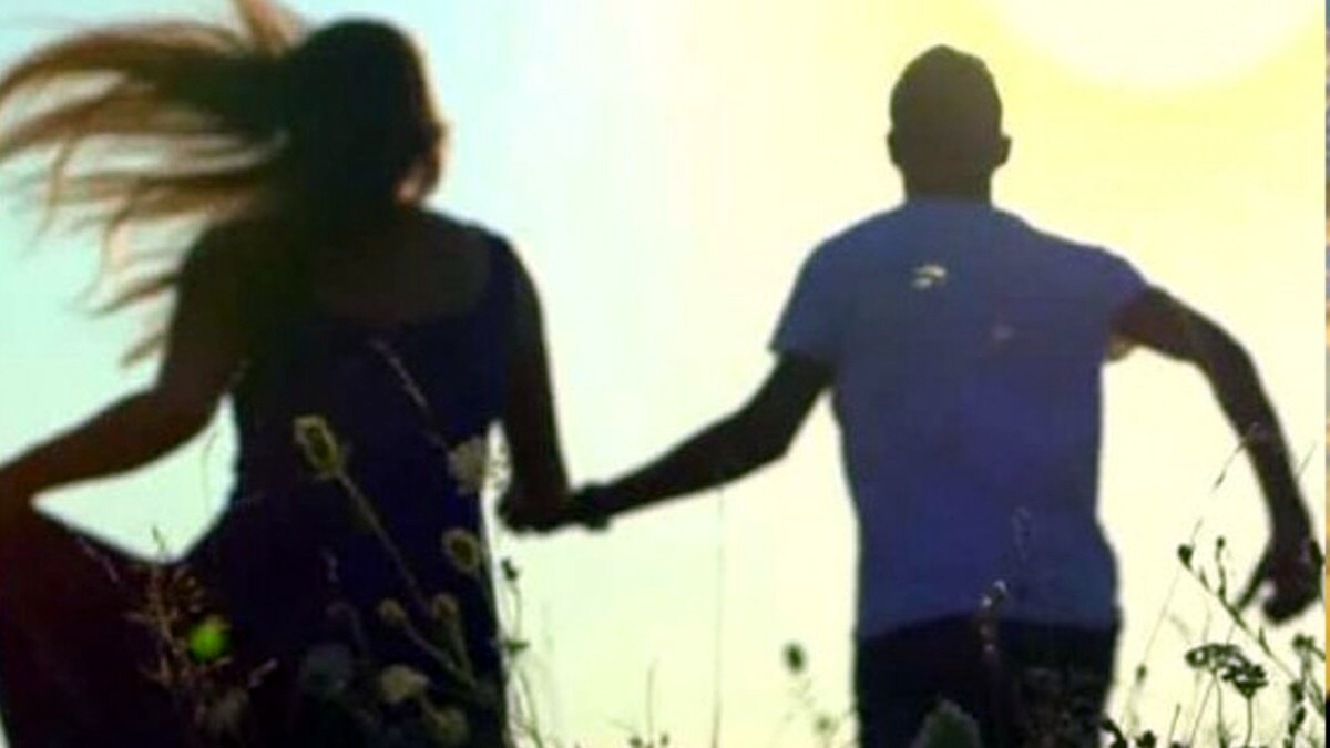 Unique love story If the lover gets married then the girlfriend gets the acid attack done on herself nalanda