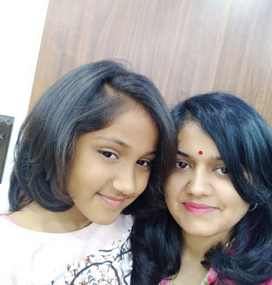 सविता भाटी फैमिली के साथ